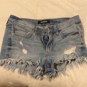 Express cut off jeans